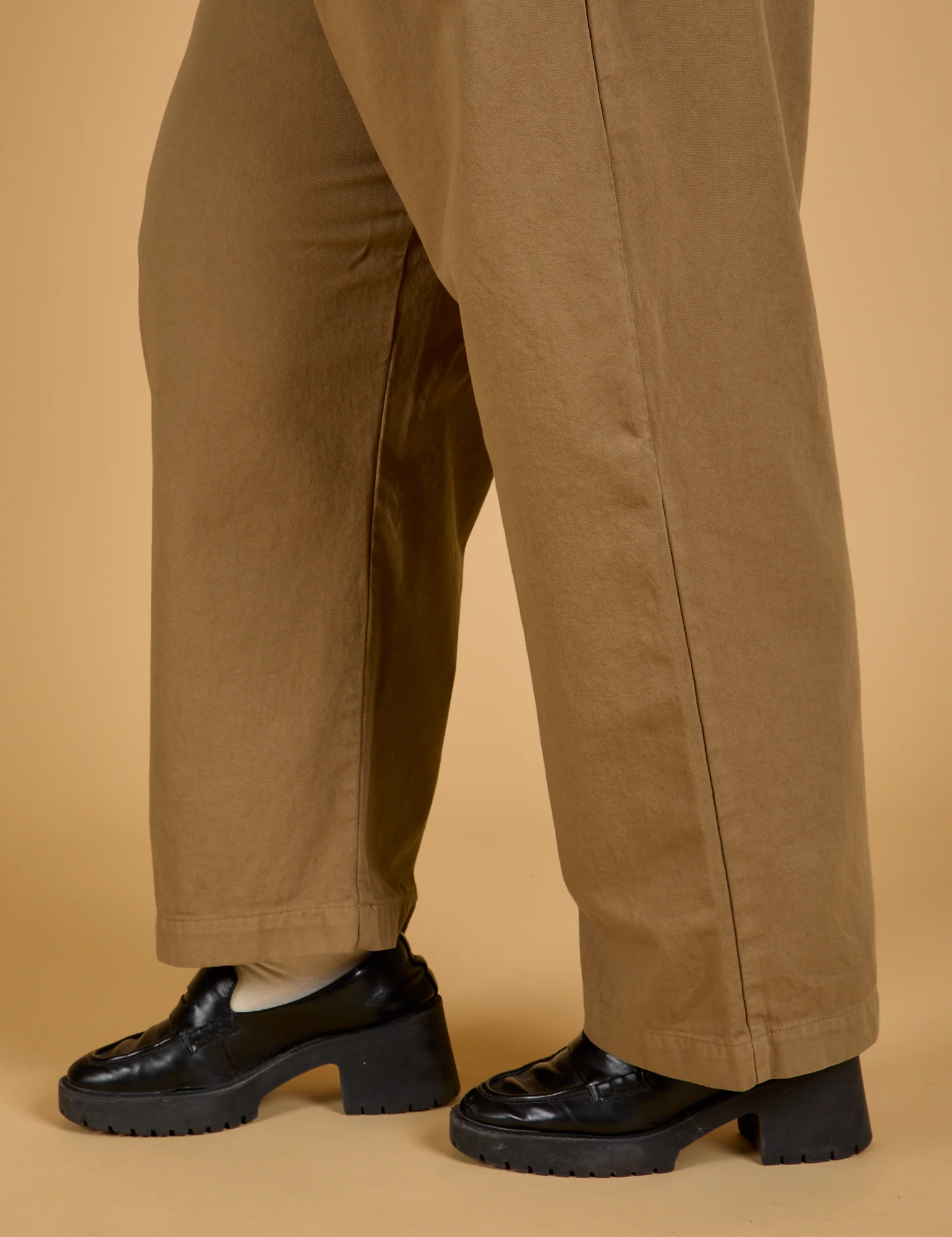 Baggy Mid-Rise Trousers - Desert Brown - Image 13