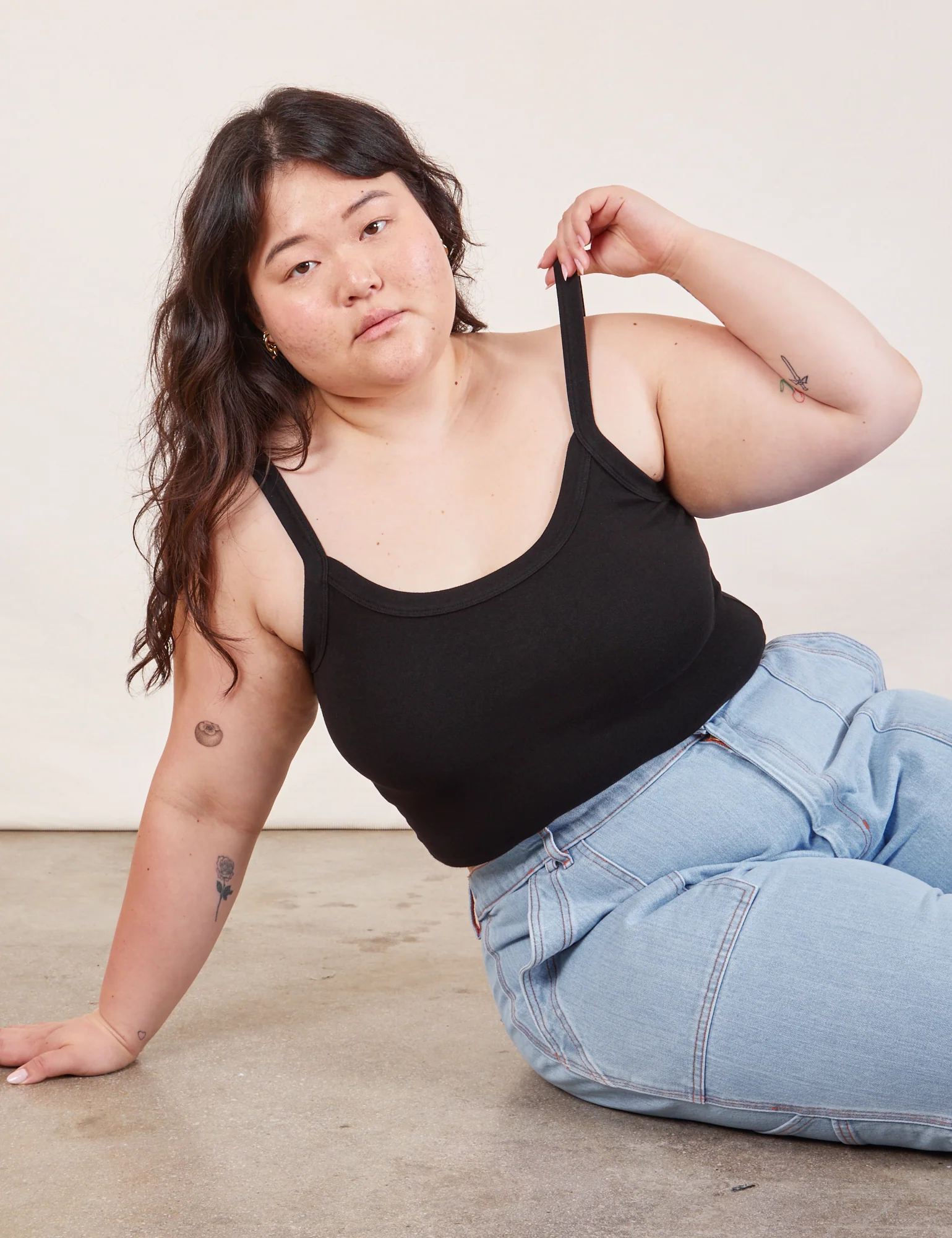 Cropped Cami - Basic Black - Image 17