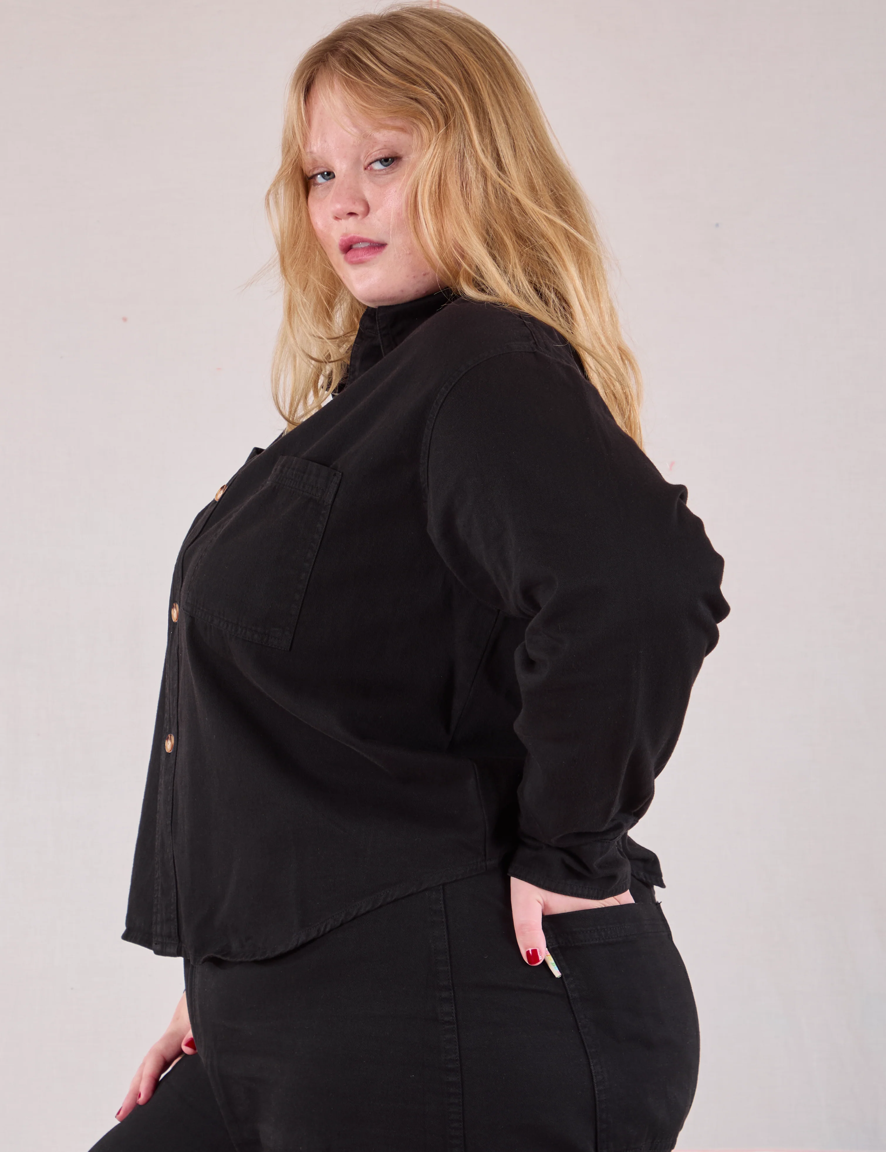 Cropped Overshirt - Basic Black - Image 11