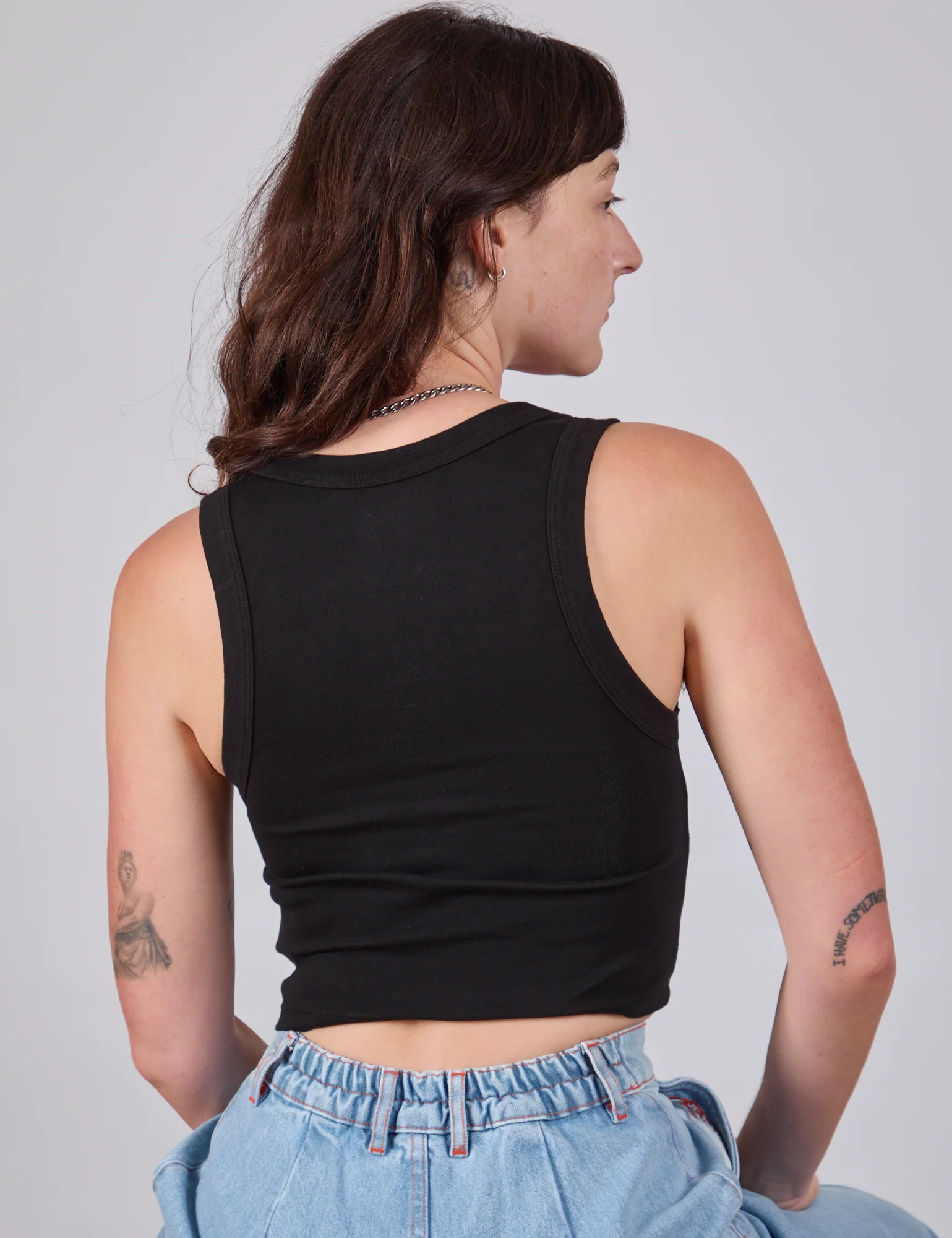 Cropped Tank Top - Basic Black - Image 10