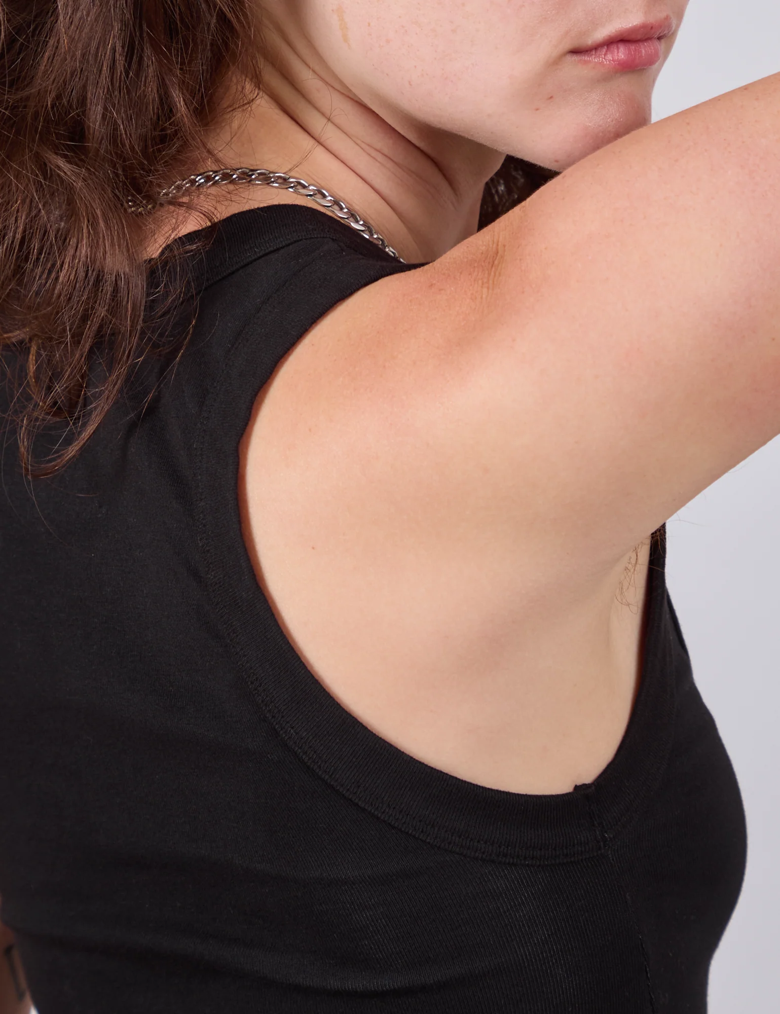 Cropped Tank Top - Basic Black - Image 12