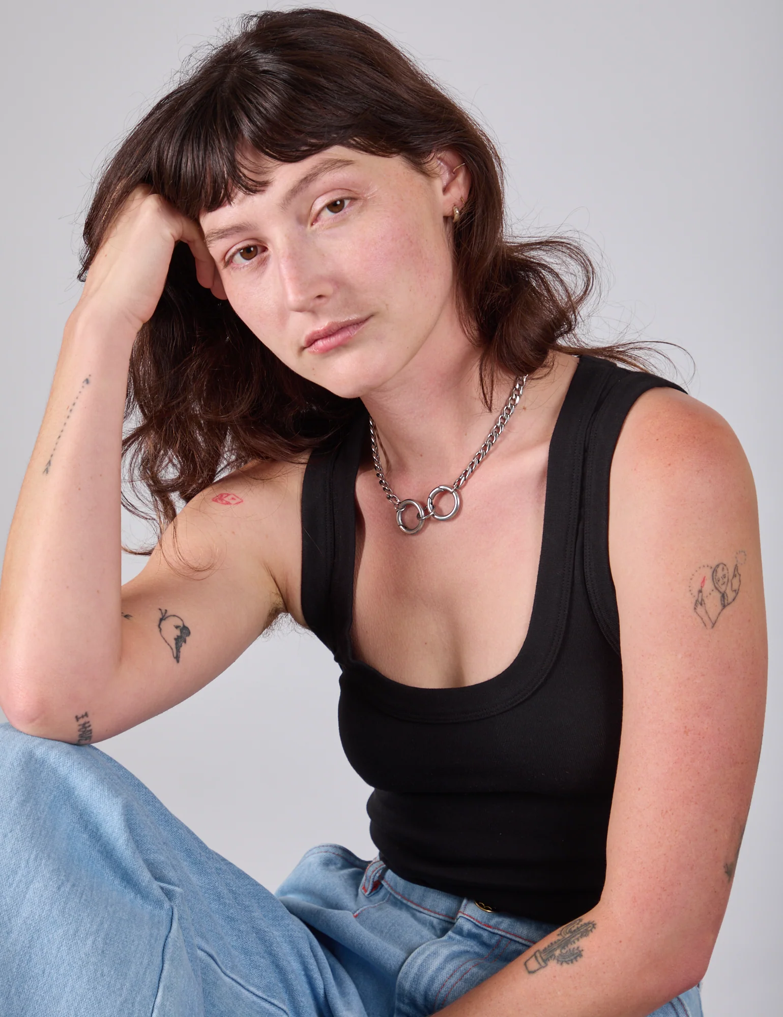 Cropped Tank Top - Basic Black - Image 13